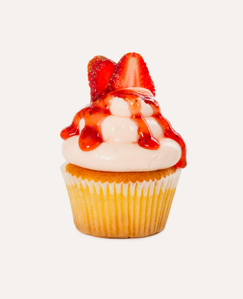 Yogurt muffin with strawberry