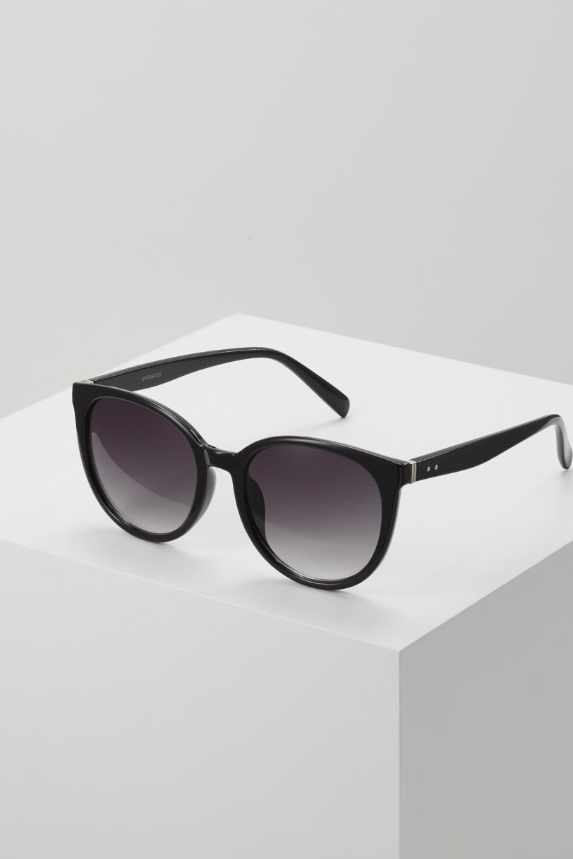 Black sunglasses